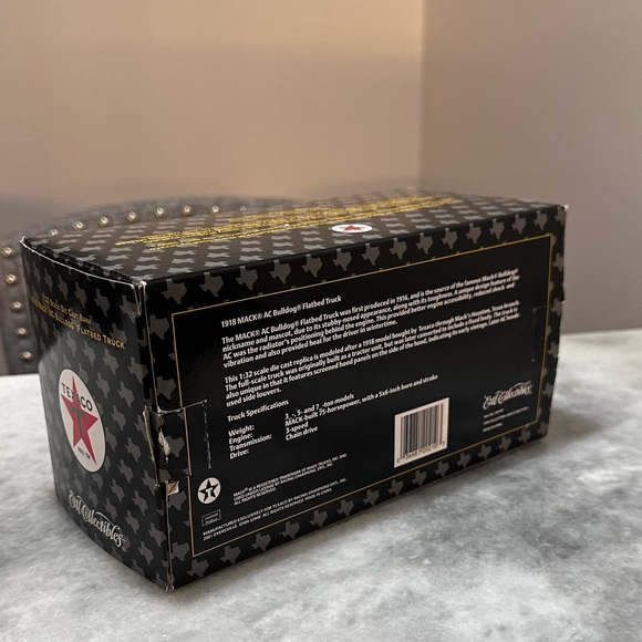 Texaco 1918 Mack AC Bulldog Flatbed Truck Collectable Die Cast w/ Original Box - Picture 10 of 16